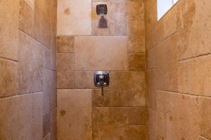 Koupelna v ubytování Hope's Place + 38 fotografií