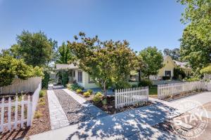 Κήπος έξω από το Bungalow on Vine