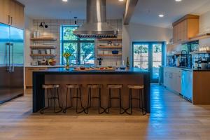 Køkken eller tekøkken på Garden House at Oak & Vine