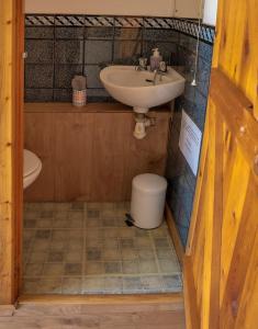 Kupatilo u objektu Secluded and self-contained Room with a View