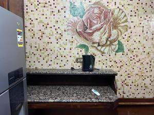 Η κουζίνα ή μικρή κουζίνα στο 3 Bedroom apartment with Garden & Office