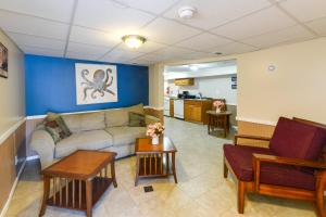 Posezení v ubytování Seaside Heights Apt Less Than 2 Blocks to Boardwalk!