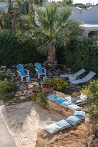 Κήπος έξω από το Nialè - Luxury & Relax