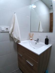 Koupelna v ubytování OPTIMUS COMFORT Campoamor 101 + 133 fotografií