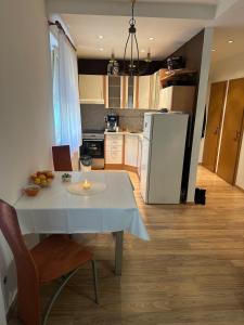 Kuchyňa alebo kuchynka v ubytovaní Apartments Bratislava
