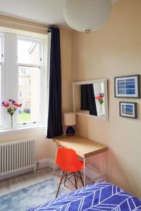 Postel nebo postele na pokoji v ubytování Swan Cove Apartment Gourock + 18 fotografií