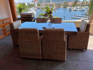 O zonă de relaxare la Spectacular apartment in Marina Ixtapa