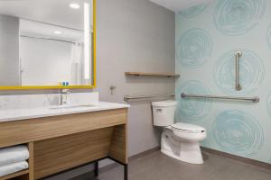 Tru By Hilton Bracebridge, On的一间浴室