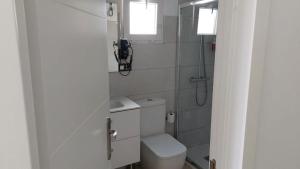 A bathroom at Apartamentos Bello Lanzarote