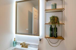 Phòng tắm tại Cozy Condo near Bar Harbor Acadia Natl Park (2) +61 ảnh