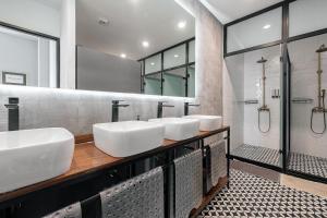 Un baño de Cama en Habitación Compartida Mixta