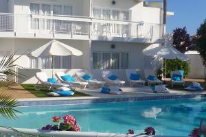 Swimmingpoolen hos eller tæt på Ciel Azul Ibiza Apartamentos