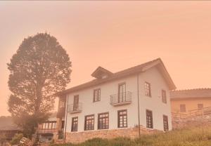 Το κτήριο όπου στεγάζεται  the country house
