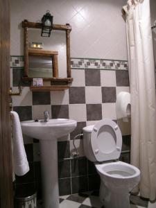Koupelna v ubytování Hostal Xaloa Orio