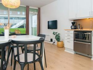 Køkken eller tekøkken på 6 person holiday home in Ringkøbing