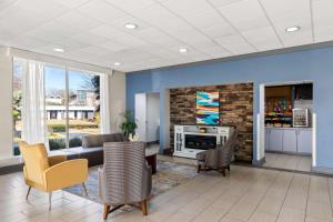 Kuchyň nebo kuchyňský kout v ubytování Best Western Atlanta Cumberland Galleria Hotel