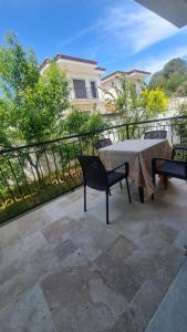 Balkón nebo terasa v ubytování Vnz alacati