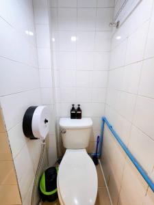 Bilik mandi di 202-STP Homely room Free Wi-Fi and Near BTS +14 gambar