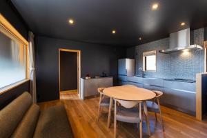 Kawaguchiko Country Cottage Ban的厨房或小厨房