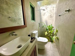 Ένα μπάνιο στο Tropical Allure by Tequila Holidays