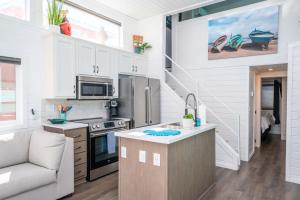 Køkken eller tekøkken på Motorboat Inn at Road Runner Resort