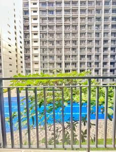 马尼拉Shore 2 condo Pool view Beach vibes near SM MOA的相册照片