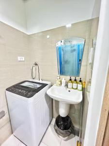 马尼拉Shore 2 condo Pool view Beach vibes near SM MOA的相册照片