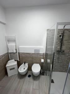 Ein Badezimmer in der Unterkunft Elegant & Spacious 2BR 2BA Unit with Private Patio