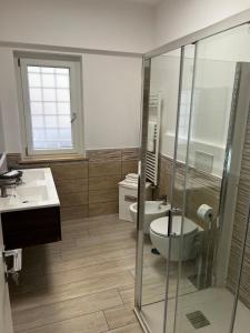 Ein Badezimmer in der Unterkunft Elegant & Spacious 2BR 2BA Unit with Private Patio