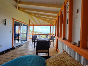 Istumisnurk majutusasutuses Roatan - house for 4 by the sea