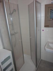 Et badeværelse på Nordseedüne + 16 billeder