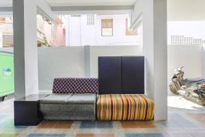 Posezení v ubytování Fabhotel Hathvik Park - Near to Nandanam Metro Station