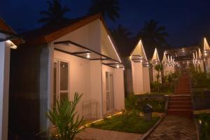Taman di luar Sambas Cottages