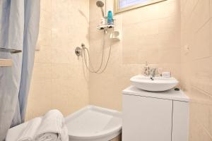 Phòng tắm tại Jolie Sur La Mer - Petit Studio - Happy Rentals