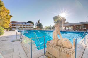 Hồ bơi trong/gần Jolie Sur La Mer - Petit Studio - Happy Rentals +19 ảnh