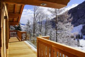 Fotografia z galérie ubytovania Chalet in Saalbach with Panoramic Sauna v destinácii Saalbach Hinterglemm