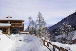 Fotografia z galérie ubytovania Chalet in Saalbach with Panoramic Sauna v destinácii Saalbach Hinterglemm