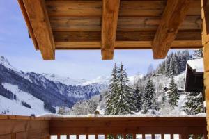 Fotografia z galérie ubytovania Chalet in Saalbach with Panoramic Sauna v destinácii Saalbach Hinterglemm