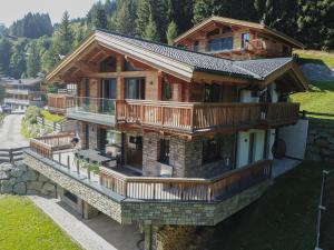 Fotografia z galérie ubytovania Chalet in Saalbach with Panoramic Sauna v destinácii Saalbach Hinterglemm