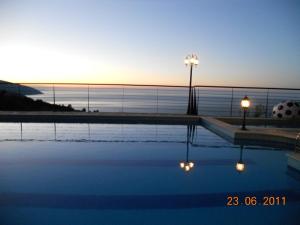 Photo de la galerie de l'établissement Hotel Aglaida Apartments, à Tsagkarada 36 autres photos