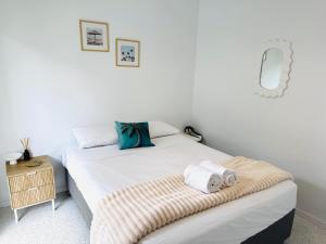 Palms on Parker Backpackers客房内的一张或多张床位