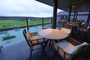 Svalir eða verönd á Saptha Resort and Spa
