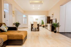 Posezení v ubytování VESTA - El Sheikh Zayed Residence