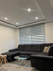 Istumisnurk majutusasutuses Spacious and modern loft with Balneo space