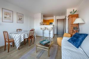 Dapur atau dapur kecil di Appart pour 2 adultes et 1 enfant- Vue sur le Port