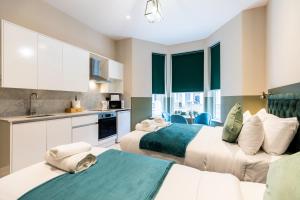 The Chapter Hotels - Finsbury Park的厨房或小厨房