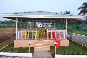 Φωτογραφία από το άλμπουμ του Fortune Farms - Scenic resort with Raindance,Gazebo,Pool&Hill Views σε Chinchavli