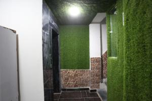 Koupelna v ubytování Hotel Twamev Couple Friendly Laxmi Nagar