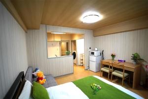 Kuchyň nebo kuchyňský kout v ubytování Room 204 Nishi-Shinjuku Gochome 9 minutes walk 40 square meters Sleeps up to 6 people