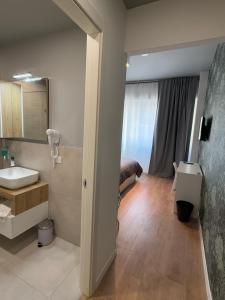 Un baño de Guest House VB Luxury Suites